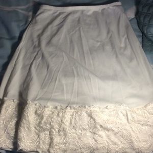 White lace skirt extender.